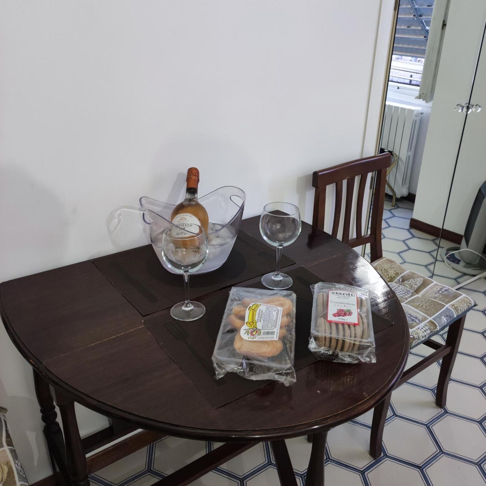 Casa Claudia ~ Rione Monti-Colosseo 罗马 外观 照片